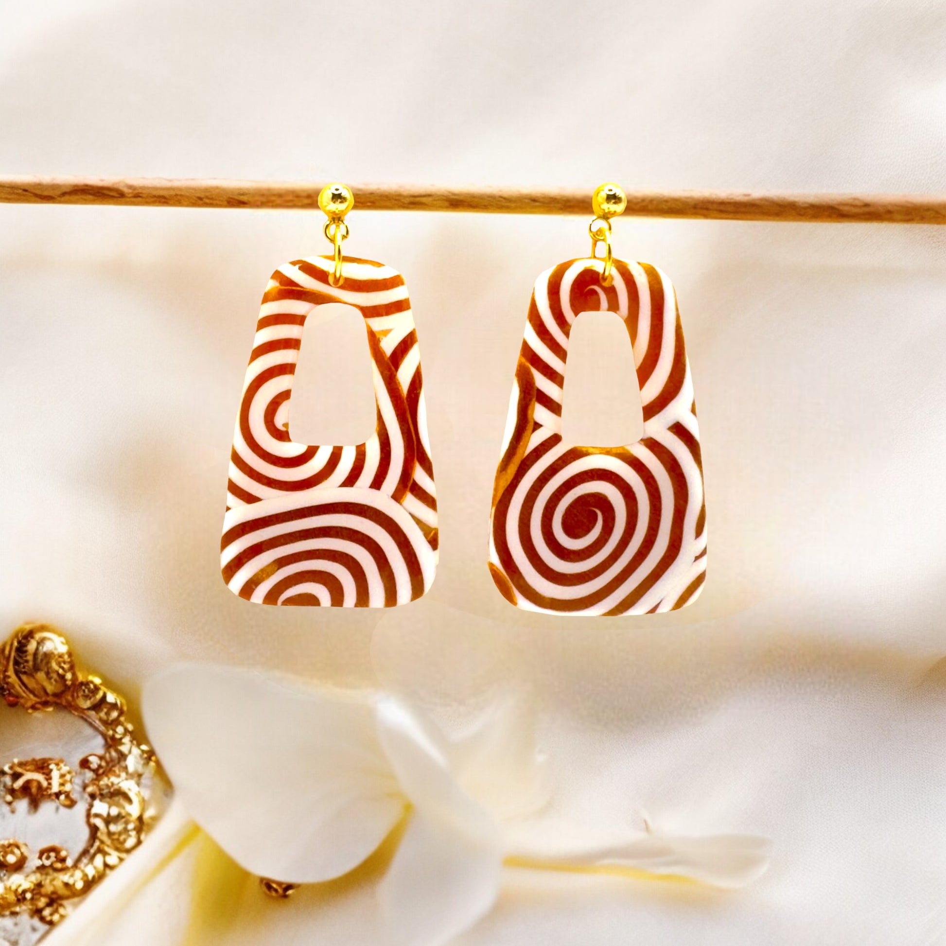 Made With Love Aurum Helix Collection Medium Freeform Open Oblong Ball Stud Earrings